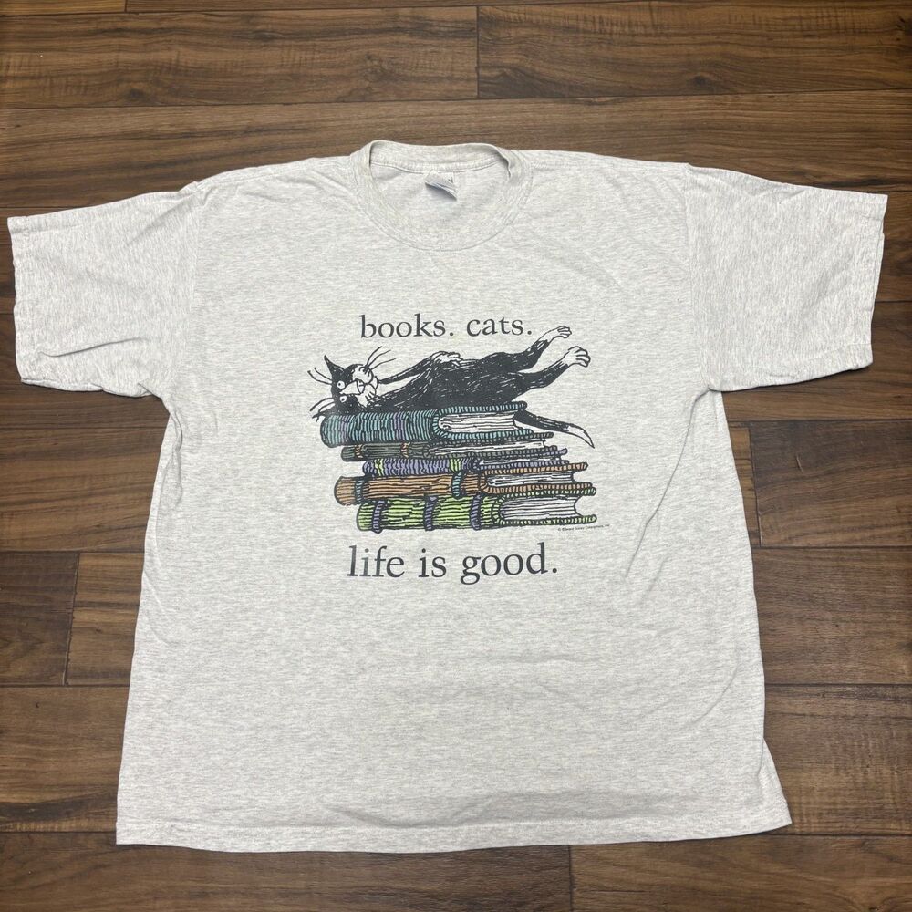 Vintage 90s Edward Gorey Books Cats Life is Good Mens Size XL T Shirt.